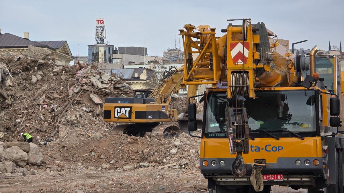 SRUŠENA ZGRADA POŠTE U SAVSKOJ: Evo šta će biti izgrađeno na tom mestu do kraja 2026. (FOTO)