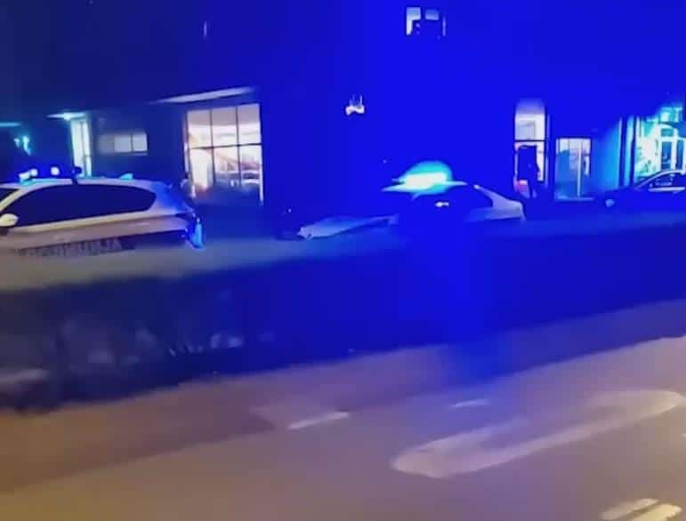 (FOTO) UKOLIKO VIDITE OVOG MLADIĆA, POZOVITE POLICIJU! Nepoznati mladić obija lokale po Novom Sadu: Evo šta mu je plen!
