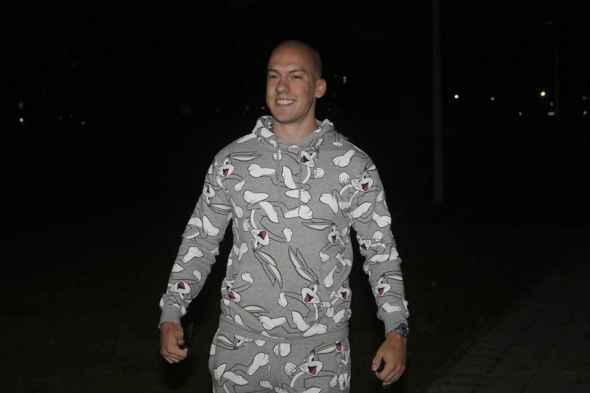 BAKA PRASE DONIRA NOVAC DEVOJCI KOJA JE PREŽIVELA PAD NADSTREŠNICE: Jutjuber odlučio da veliku svotu novca koju troši na jednu stvar preusmeri njoj