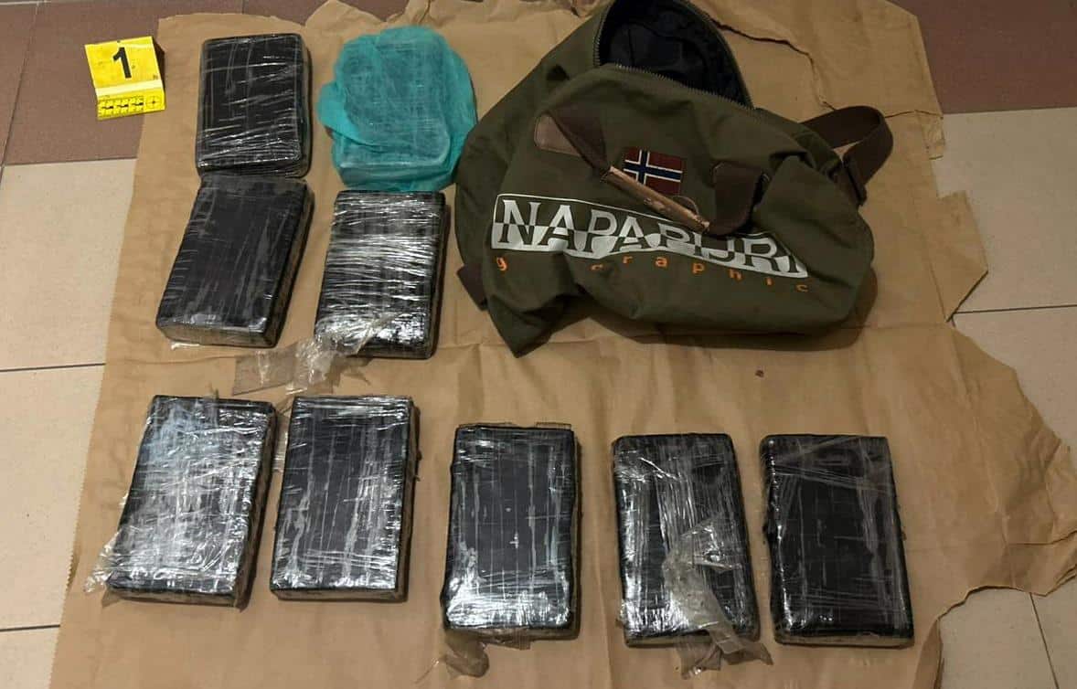 IZNAJMILI STANOVE NA RAZLIČITIM LOKACIJAMA U BEOGRADU I U NJIMA KRILI KOKAIN: Optužena dvojica muškaraca zbog 18 kilograma droge