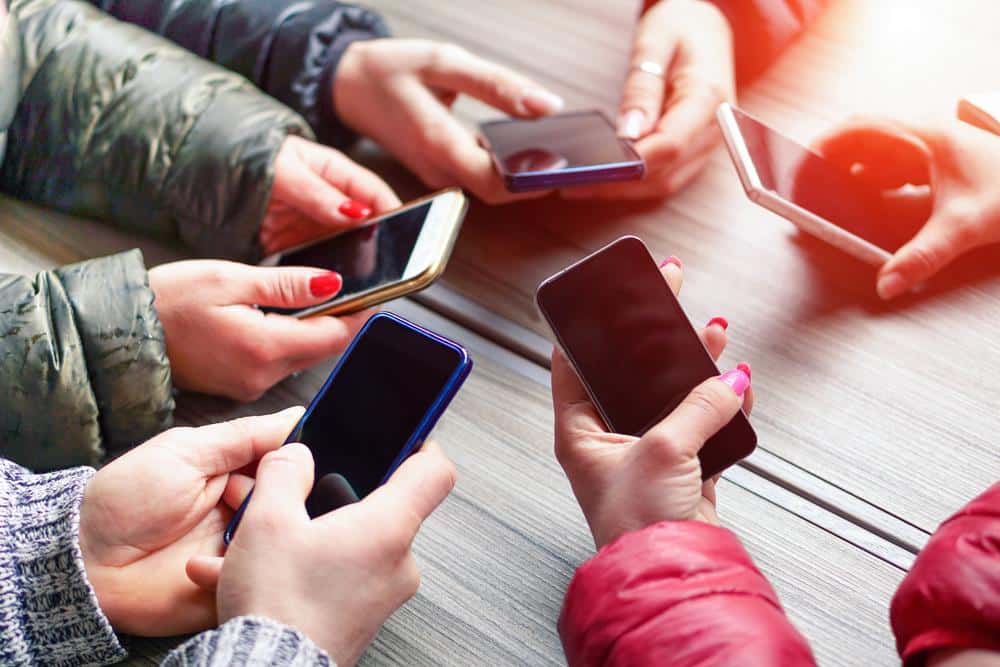 Ovo su  5 velikih promena na telefonima u 2025. godini: Jedna je vezana za baterije i mnogima će se svideti
