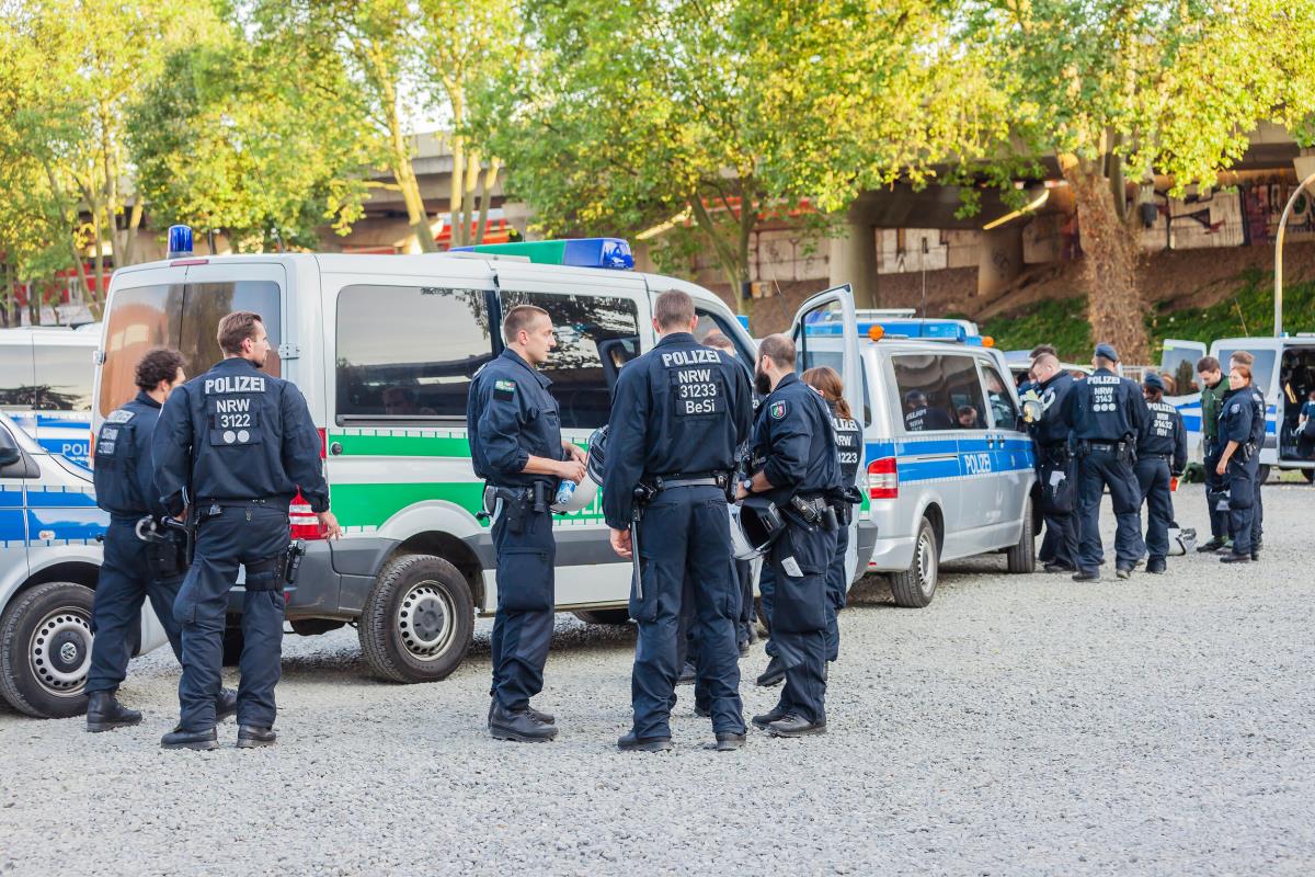 KRVAVI OBRAČUN PORODICA IZ BIH I SA KOSOVA ZBOG TRUDNICE (15): Sevali noževi, u pomoć morala da pristigne i specijalna jedinica!