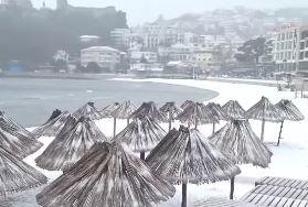 UZBUNA U CRNOJ GORI! Proglašen crveni i narandžasti meteoalarm! Udari vetra su ORKANSKE jačine, a scena iz Ulcinja je NESTVARNA! (VIDEO)