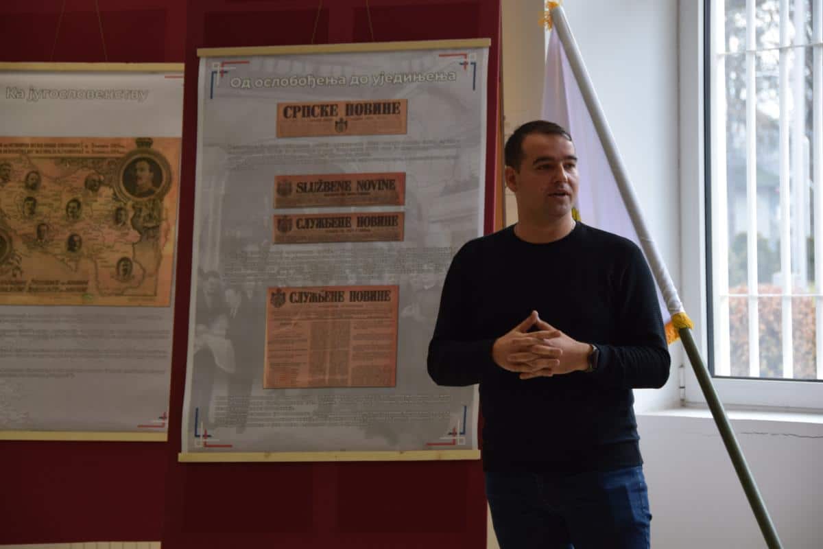 ISTORIJSKA POSTAVKA U NIŠU: Osuđenici u Kazeno popravnom zavodu po prvi put mogu u kaznionici da pristustvuju izložbi povodom Dana državnosti Srbije!