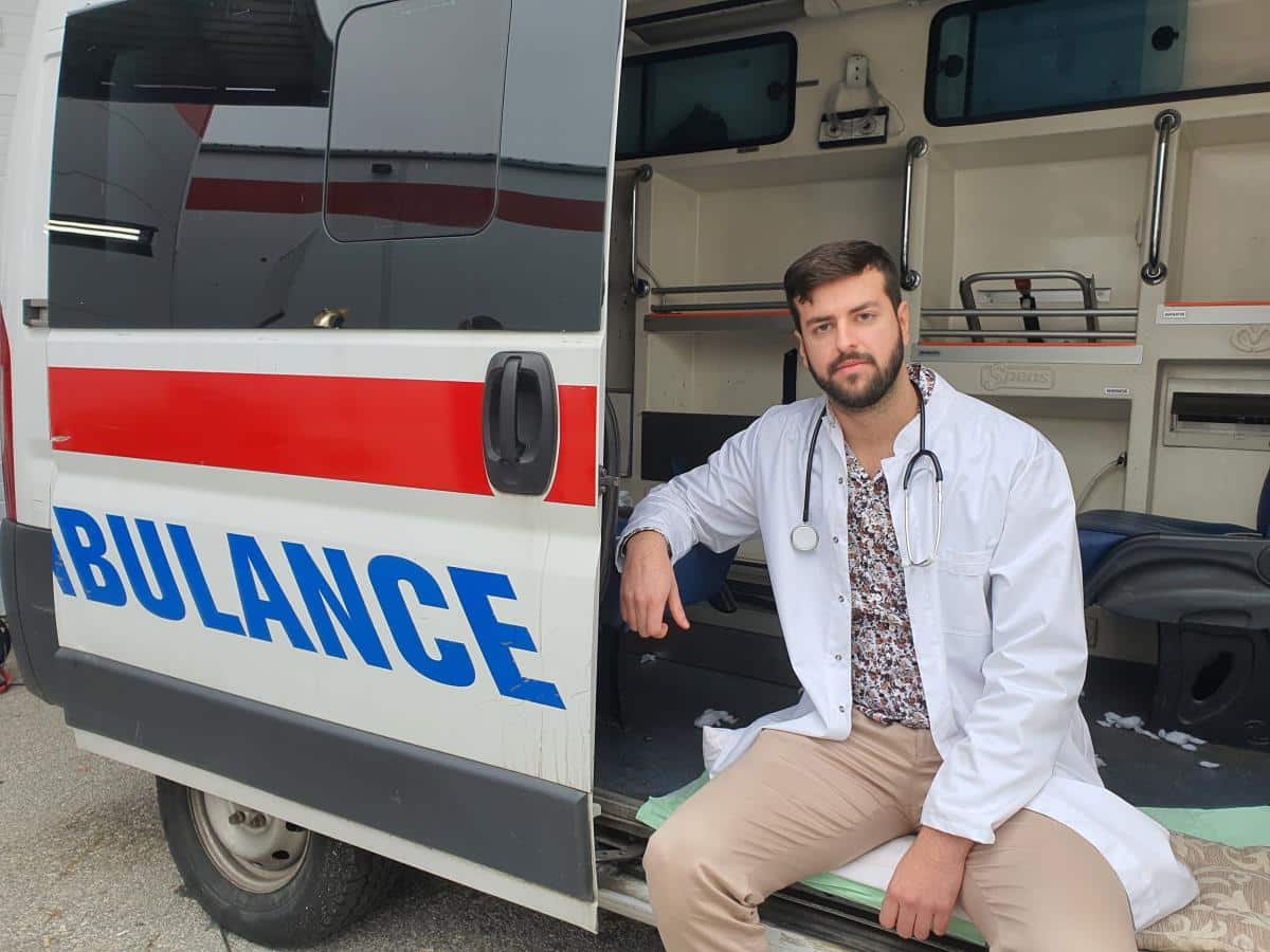 Imam cilj, ali ne pravim planove: Stefan Đoković u hit seriji nosi beli mantil i otkriva koliko je sebe morao da menja zarad ovog zadatka