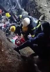 EKSKLUZIVNO! POGLEDAJTE NOVI SNIMAK SPASAVANJA RADNIKA IZ LAZAREVCA “Ajde, ajde, dobro je, bravo!” Ovako je izvučen Milan koji je 8 sati bio zatrpan pod zemljom