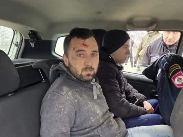 OVAKO JE MONSTRUM EMIR SELIMOVIĆ POKUŠAO DA ZAVARA TRAG: Ostavio vozilo i flašu sone kiseline na obali jezera, pa pobegao u šumu…