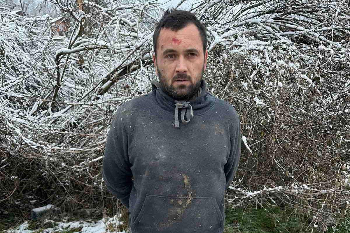 (VIDEO) MONSTRUM EMIR DOVEDEN U MUP: Zadavio ženu i sopstveno dete, otkriveno šta mu dalje sledi (FOTO)