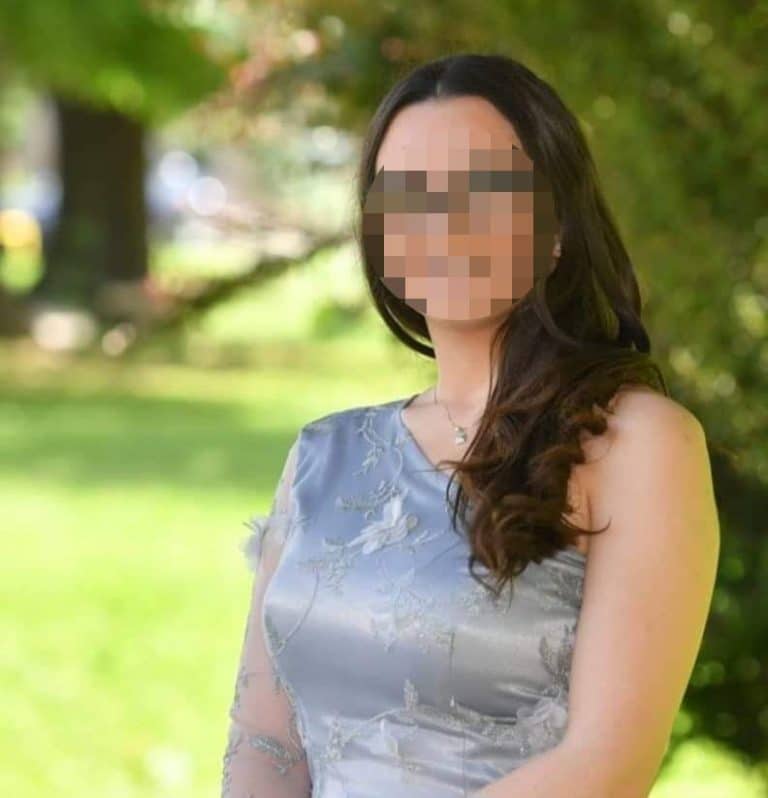 U TOKU PROCENA URAČUNLJIVOSTI ČEDOMORKE IZ IVANJICE, PRESUDU ČEKA U KUĆNOM PRITVORU: Oglasio se advokat Tijane koja se tereti da je cuclom ugušila svoju bebu!