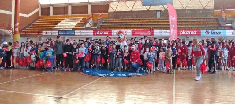 PREKO 300 MLADIH SPORTISTA OKUPILO SE U PRIBOJU NA TURNIRU: Rukometni spektakl u opštini na Limu, devojčice i dečaci oduševljeni (FOTO)