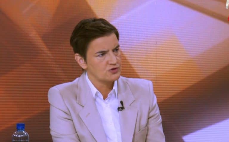 NASILJE RADI NASILJA, UZALUDNO I BESMISLENO Ana Brnabić o blokadi Informera: Da li zaista mislite da takvim akcijama stvarate bolju Srbiju?!?