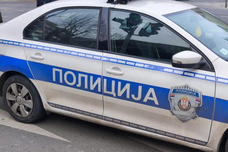 TURSKI DRŽAVLJANIN BRUTALNO PRETUČEN U ZEMUNU! Mladić (23) napadnut na ulici, udarali ga po glavi i telu! Evo šta je bio navodni povod za napad!