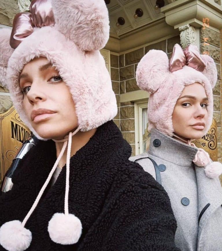 DIVAN POVOD ZA DIZNILEND! Nataša Bekvalac i Kristina s decom na čarobnom mestu slave dva bitna datuma: A tek da vidite u kakvom kostimu šetaju ulicama (FOTO)