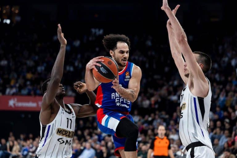 LOŠE VESTI ZA VEČITE IZ ISTANBULA: Efes posle preokreta razbio Virtus