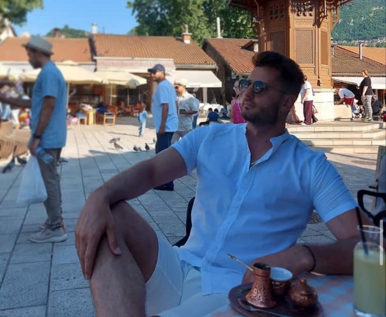 KO JE POGINULI PEVAČ GRANDA? Pre deset godina ušao u TOP 9 najboljih pevača, snimao pesme, a po ovome ćemo ga svi pamtiti