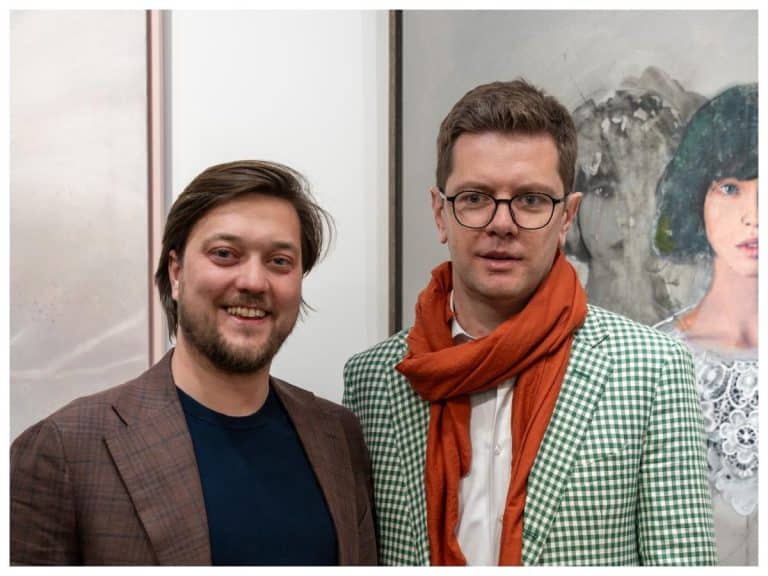 Izložba “Ko je ko?” u galeriji Sanjaj: Marko Kusmuk i Veljko Valjarević ukrstili četkice i stvorili zajednička umetnička dela