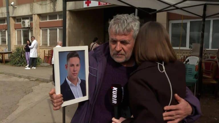 “ZA TRI DANA TREBALO JE DA MU PROSLAVIMO ROĐENDAN” Otac nastradalog mladića u diskoteci u Kočanima neutešan: Reporterka Kurira ga, vidno potresena, zagrlila