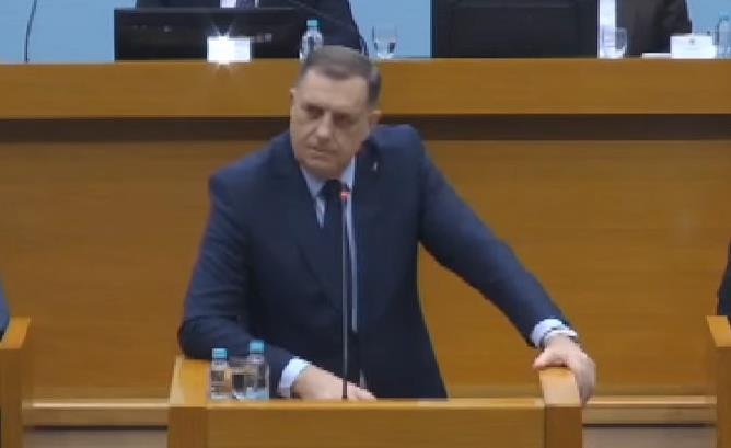 “PRVI OPTUŽENI BIĆE KRISTIJAN ŠMIT, GANJAĆEMO GA KAO ZVER” Dodik opasno zapretio i najavio formiranje suda i tužilaštva još danas! (FOTO/VIDEO)