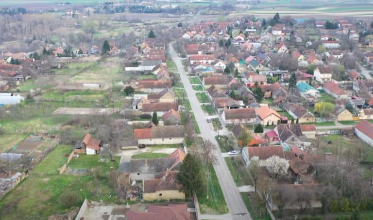 GRADSKI PARK U BAČKOJ TOPOLI POSTAJE SPOMENIK PRIRODE: Očuvanje retkih kapitalnih primeraka starih više od veka