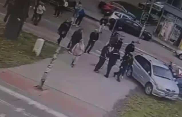 ŠOLAKOVI MEDIJI PONOVO PUMPAJU NA NASILJE I TENZIJU! N1 i Nova S u službi haosa: Snimak iz Žarkova demantovao njihove laži! Pogledajte šta se dogodilo! (VIDEO)