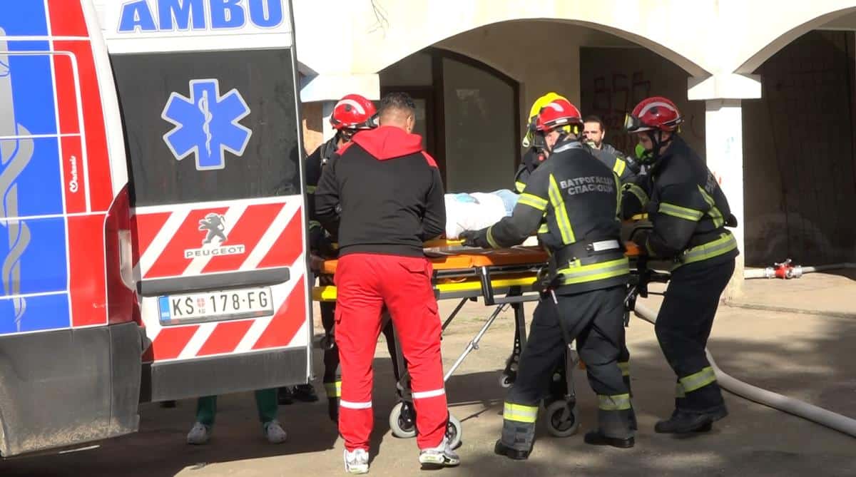 “ZATEKLI SU DETE U BUNARU DUBINE OKO 10 METARA S VODOM NA DNU” Dačić o akciji spasavanja u Starim Banovcima: Bezbedno izvučeno i predato ekipi Hitne pomoći