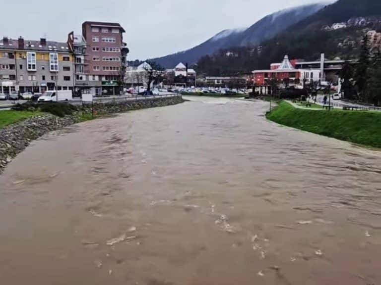 IZLILA SE ĐETINJA! Poplavljene oranice, nema opasnosti za ljude i objekte (FOTO)