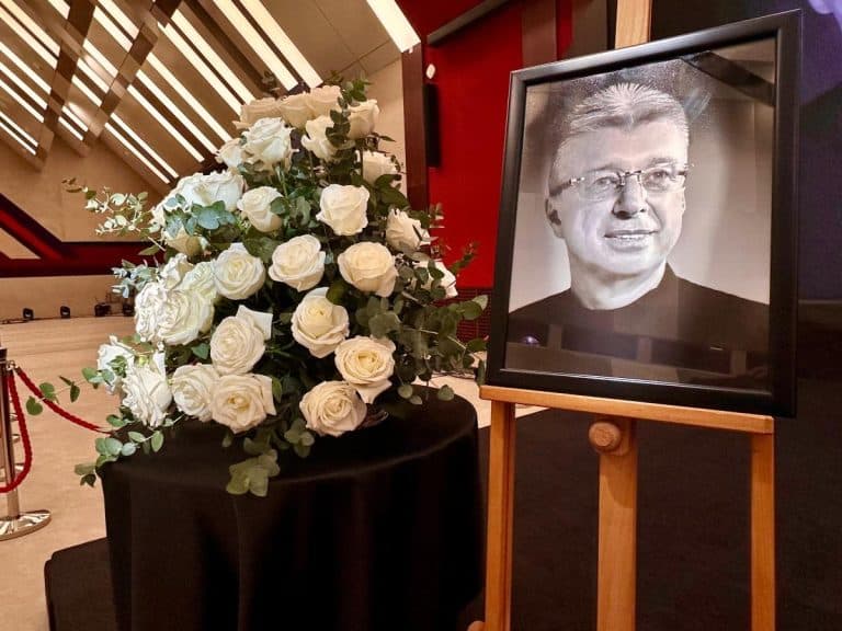 OVAJ FOLKER NIJE DOŠAO NA SAHRANU SAŠE POPOVIĆA: Bio u žiriju Zvezda Granda, a onda javno pričao o nameštaljkama (FOTO)