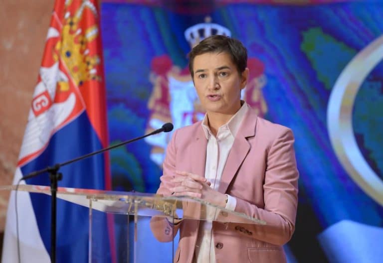 “ČETIRI MESECA DRŽAVA I VEĆINSKA SRBIJA ĆUTI, TRPI, POVLAČI SE” Ana Brnabić: Rektore, vi ste sramota, vi ste ukaljali univerzitet! Ovo je za svaku osudu