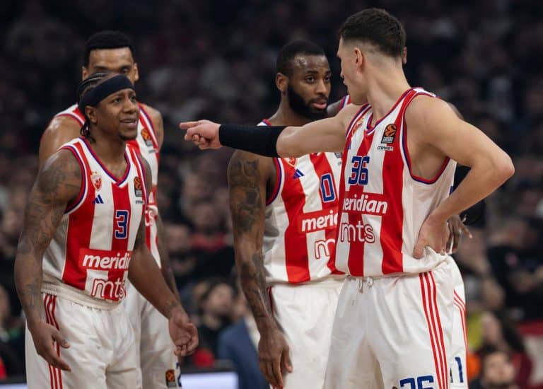 OLIMPIJAKOS – CRVENA ZVEZDA: Crveno-beli na krilima Mekintajera razbijaju domaće!