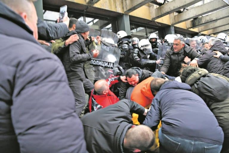 NASILJE NIJE OPCIJA Svako ko čini nasilje, mora da bude kažnjen u skladu sa zakonom