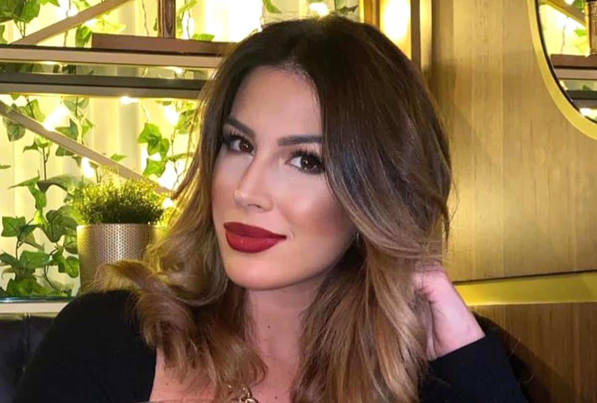 ENA POPOV ŽIVI U JEDNOJ OD NAJLUKSUZNIJIH KUĆA U NOVOM SADU! Iz dnevne ulazi u bazen, a tek da vidite kako uživa sa mužem… (FOTO)
