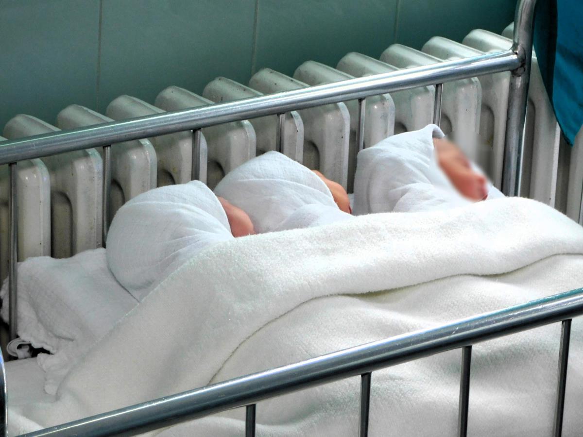 8 DEČAKA I 8 DEVOJČICA: Bejbi bum u Kragujevcu, za samo 24 sata rođeno 16 beba