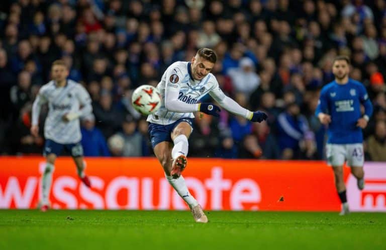TADIĆ TRAGIČAR U GLAZGOVU: Srpski fudbaler promašio penal! Fenerbahče ispao iz Evrope