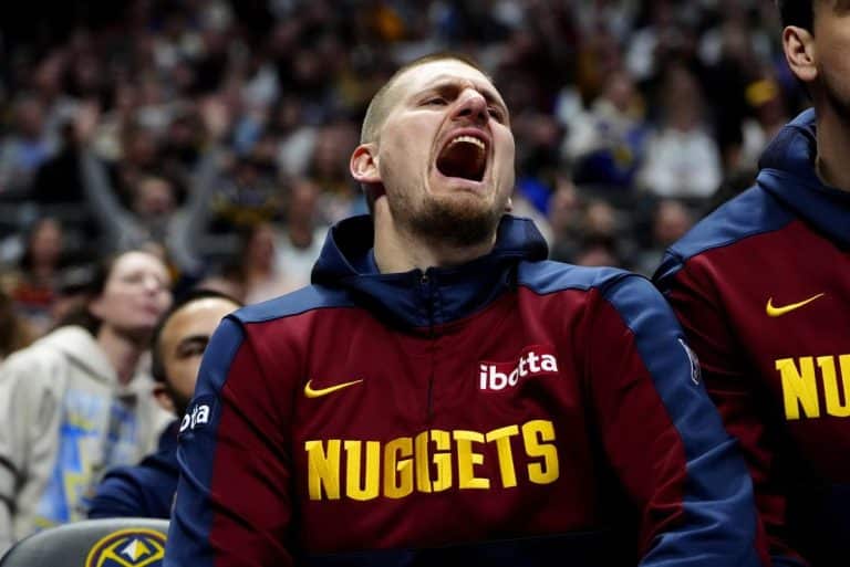POTOP DENVERA BEZ NIKOLE JOKIĆA! Srbin gledao kako sin Zvezdine legende brutalnom partijom uništava Nagetse! (VIDEO)