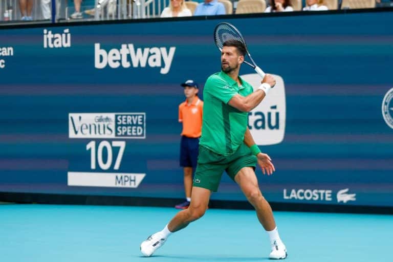 NOVAK SE OBRATIO MESIJU, PA PORUČIO PRED FINALE: Nadam se da će biti i ta stotka!