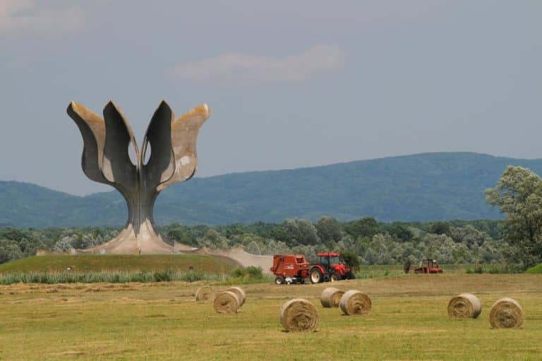 Izložba Muzeja žrtava genocida “Jasenovac – trajna opomena” u Galeriji RTS: Svedočansta o bolu, smrti, borbi i stradanju logoraša
