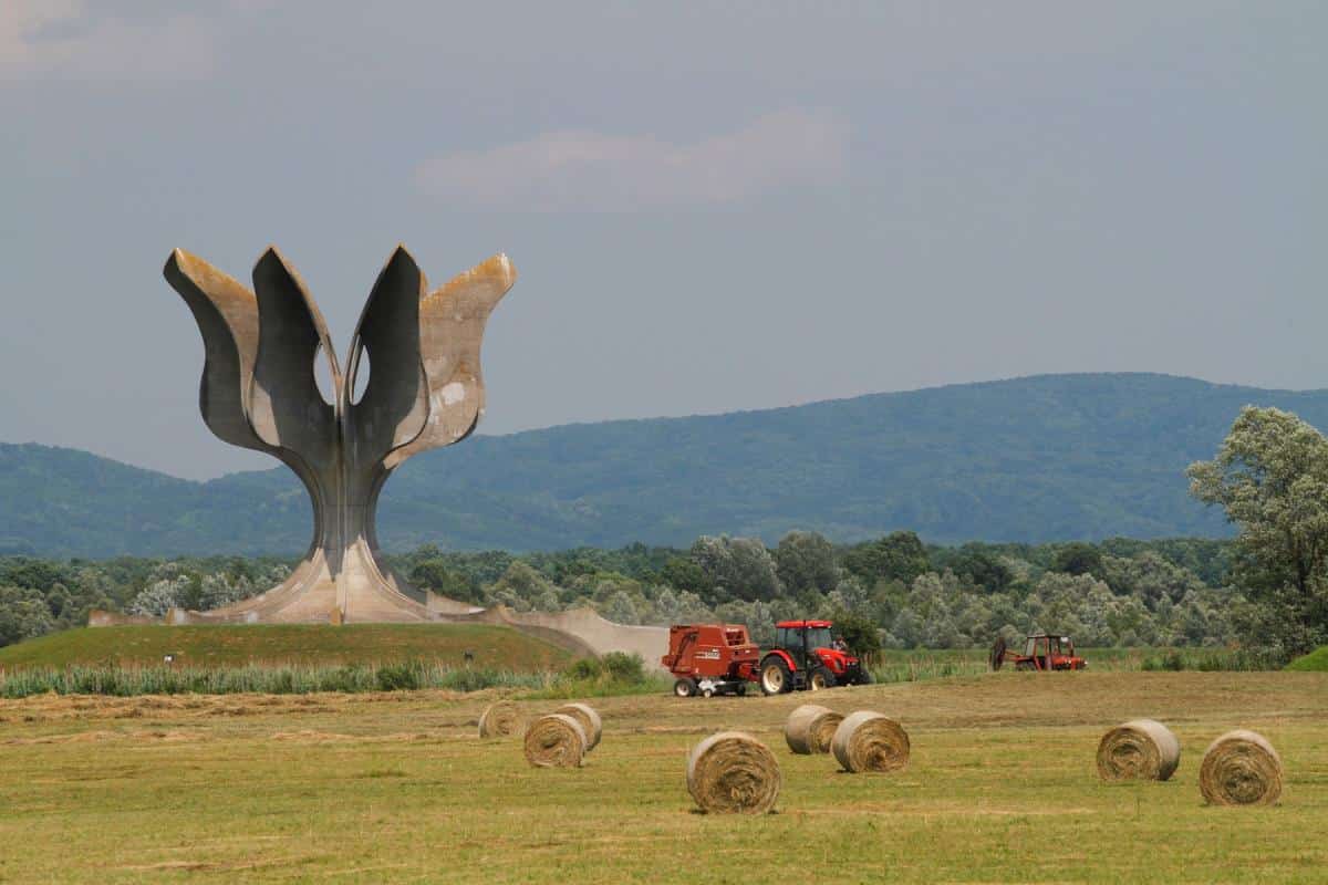 Izložba Muzeja žrtava genocida “Jasenovac – trajna opomena” u Galeriji RTS: Svedočansta o bolu, smrti, borbi i stradanju logoraša