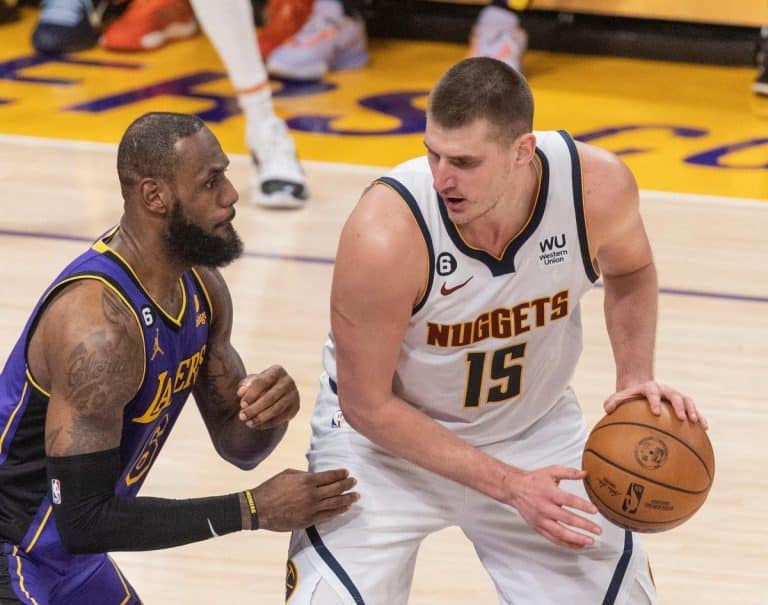 BURA NA MREŽAMA ZBOG JOKIĆA! Navijači Lejkersa besni jer Srbin nije igrao, traže od NBA surovu kaznu: Ako se to desi izbacite ga iz MVP trke!