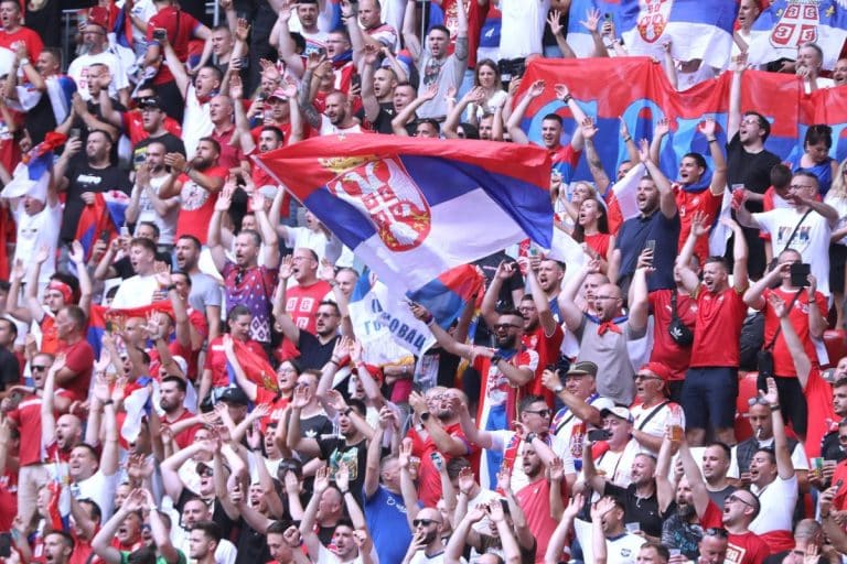 SRBE NI ZABRANA NIJE OMELA, NAŠLI SU NAČIN DA PREVARE UEFA: Piksijevi Orlovi će u Beču imati podršku oko 15.000 navijača