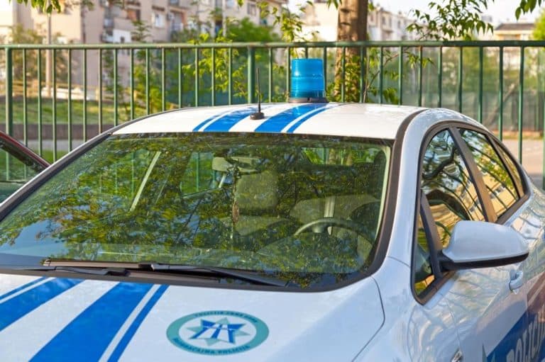 UHAPŠENA MAJKA IZ PAKLA! TERALA SINOVE OD 5 I 7 GODINA DA JOJ ZARAĐUJU NOVAC: Državljanki Srbije lisice stavljene u Crnoj Gori, tereti se za teško krivično delo