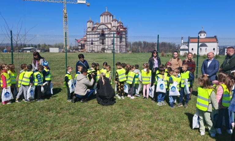NA BAGDALI ZASAĐENO OKO 200 SADNICA BELOG BORA: U Kruševcu obeležen Svetski dan šuma i voda (FOTO)