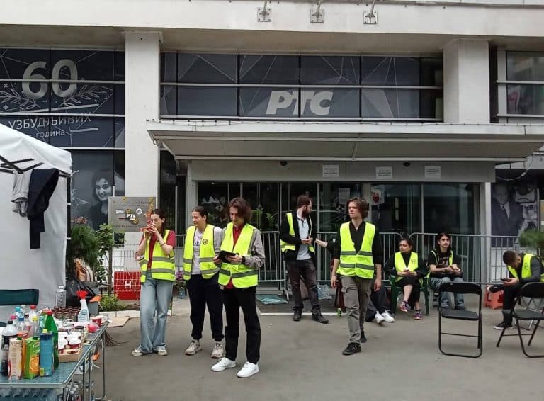 “NADLEŽNI MORAJU DA REAGUJU PRE NEGO ŠTO SE DESI TRAGEDIJA”: Stručnjaci uputili važan apel, zbog blokadera prete POPLAVE I POŽARI – i to ne samo RTS-u!