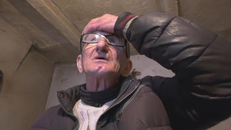 NA NJEGA SE LEPI SVE SEM PARA: Od čepova do šerpi i poklopaca! Miladin čvrsto veruje da ima bioenergiju, ali i  ovaj dar