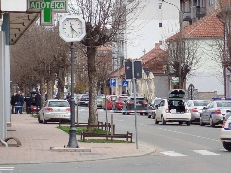 PRVE SLIKE IZ KOSJERIĆA NAKON TRAGEDIJE: Meštani progovorili o muškarcu koji je oteo policajki pištolj, pa pucao sebi u glavu (foto)