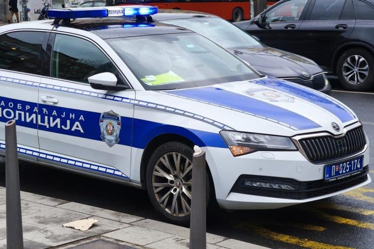 PLJAČKA U PROKUPLJU Vlasnici samo dva sata nisu bili u kući, ali je to lopovu bilo dovoljno: Odneo 20.000 dinara