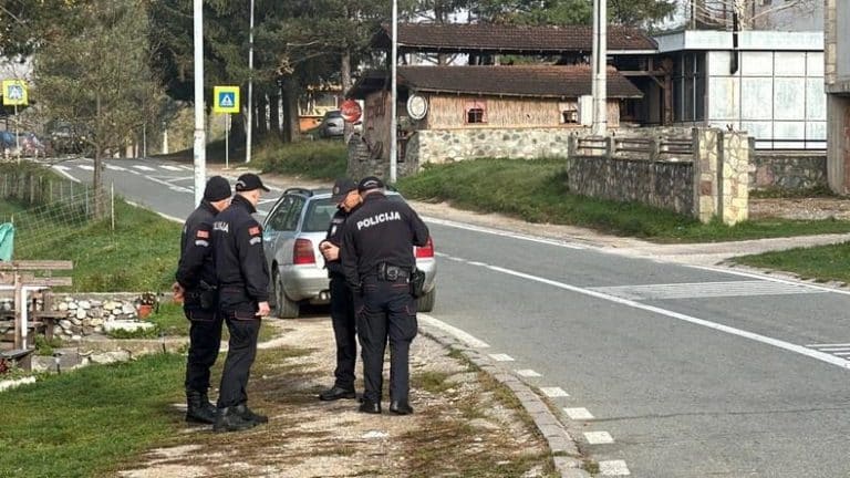 MAJKA PRIJAVILA DA JOJ JE MALOLETNOG SINA UZNEMIRAVAO MUŠKARAC (53): “Pozvao ga je da pođe sa njim”