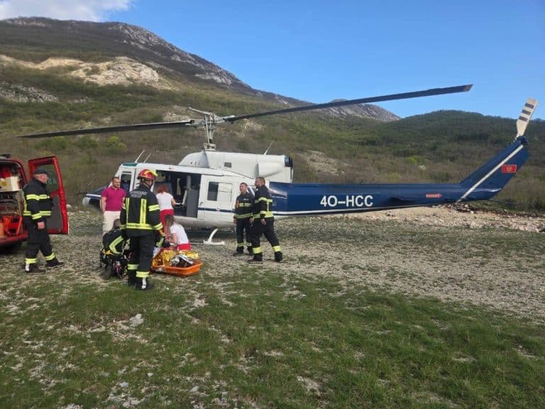 NEZAPAMĆENA DRAMA KOD KOTORA, HITNE SLUŽBE U AKCIJI SPAŠAVANJA: Podignut helikopter, planinara iz Rusije ujela zmija na nepristupačnom terenu (FOTO)