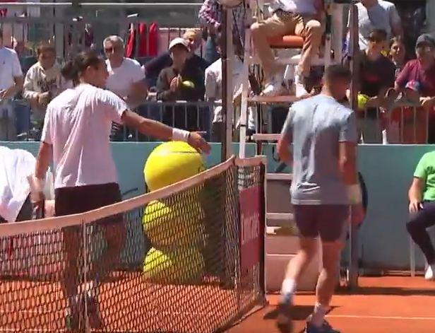 SKANDAL U MADRIDU: Damir Džumhur odbio da se rukuje sa rivalom! Svemu je prethodio sramotan potez Italijana
