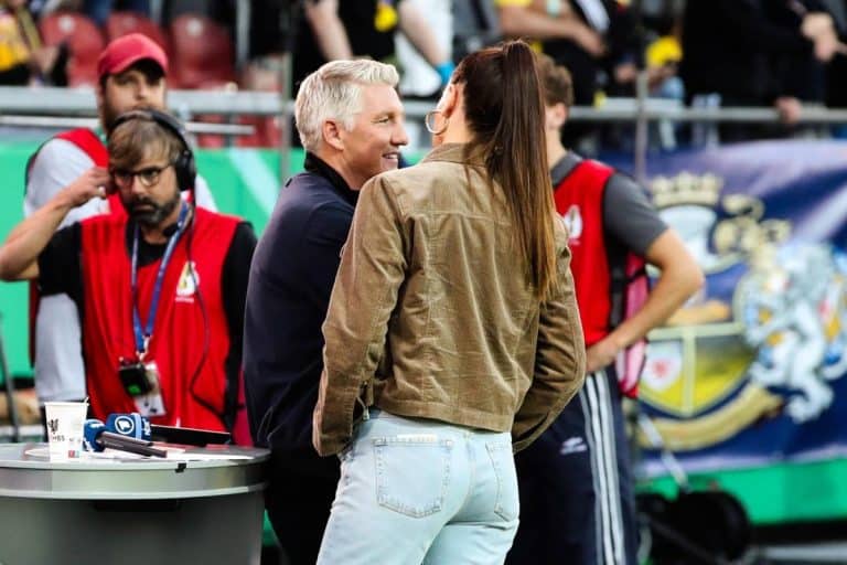 ŠVAJNI GODINAMA NEPRESTANO PROVODI VREME SA PRELEPOM ESTER! Jedan vreli snimak napravio je haos među njima: Ohhhh, Basti…