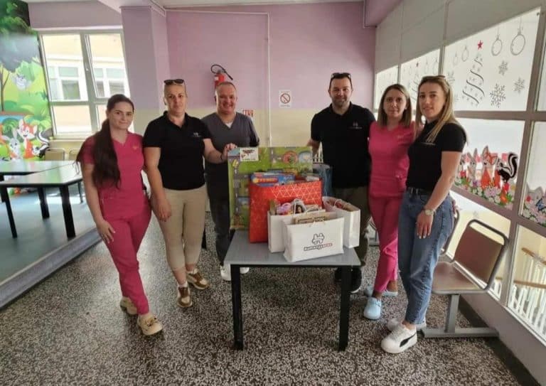 IGRAČKE I BOJICE ZA MALE PACIJENTE: Donacija za Dečje odeljenje u ZC Loznica